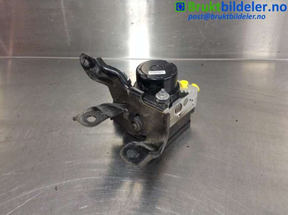 ABS sentral til Toyota Yaris 2012-2014 (Type III, Fase 1) (TOYOTA|44540-0D100|06.2102-2023.4|89541-0D170)