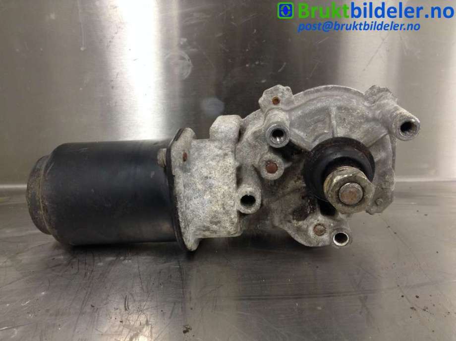 Viskermotor frontrute til Nissan X-Trail, 2002-2007 (T30) (T30) (NISSAN|288108H300)