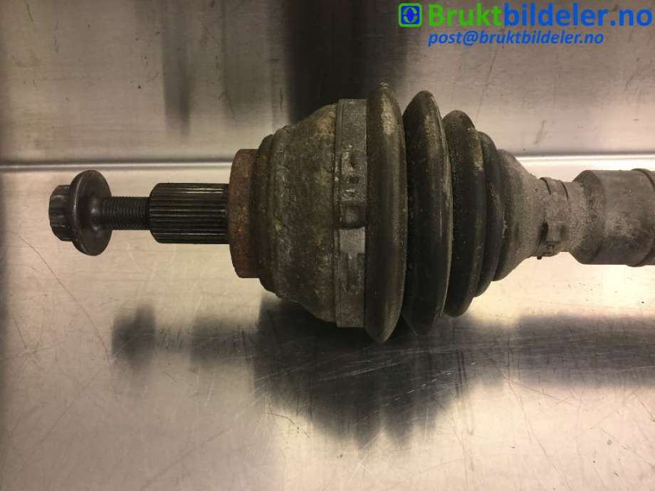 Drivaksel høyre foran til VW Passat 2005-2010 (B6) (B6) (VOLKSWAGEN|1K0 407 272 CR|)