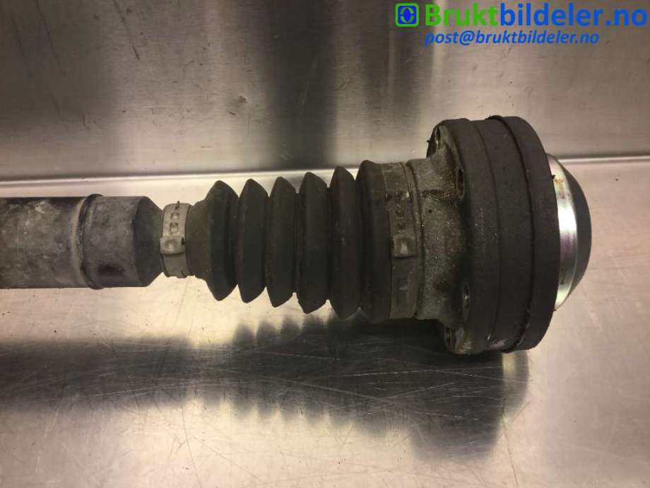 Drivaksel høyre foran til VW Passat 2005-2010 (B6) (B6) (VOLKSWAGEN|1K0 407 272 CR|)