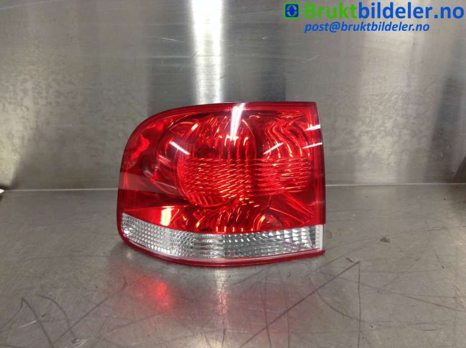 Baklykt venstre til VW Touareg, 2003-2007 (Type I, Fase 1)  (VOLKSWAGEN|7L6 945 095 P)