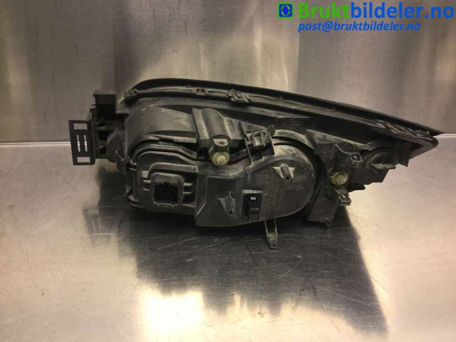 Frontlykt høyre xenon til Ford Mondeo 2001-2007 (Type III) (FORD|1S71-13005-UC|0 301 174 274|)