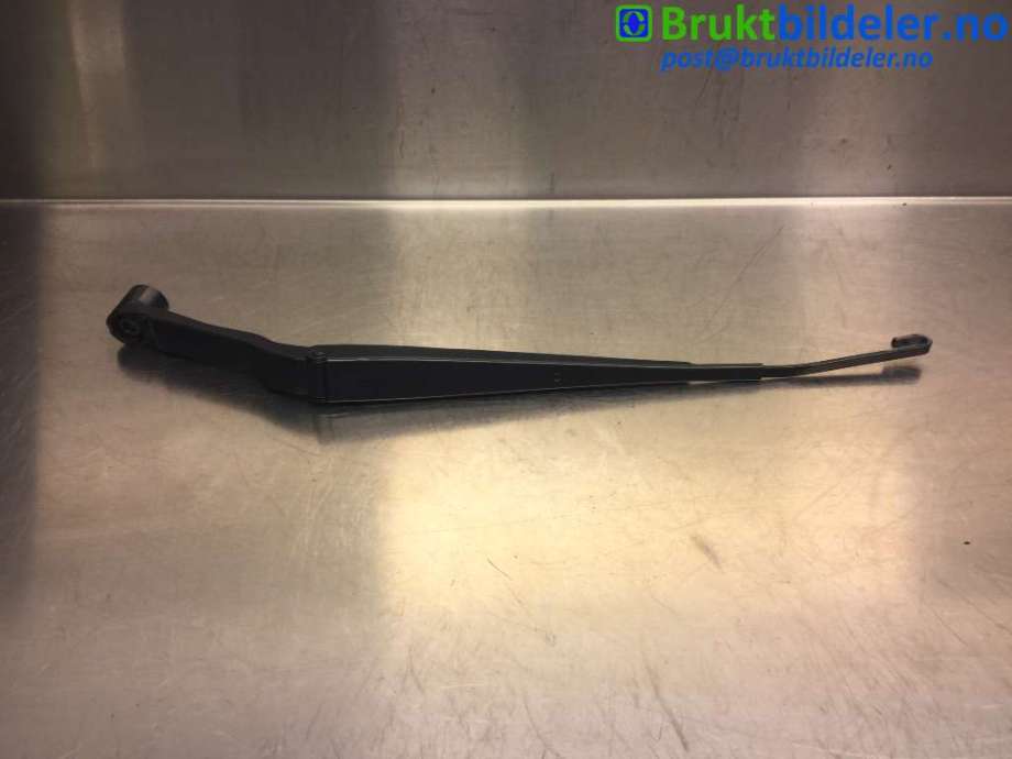 Viskerarmer frontrute til Nissan Qashqai, 2014-2021 (Type II)  (NISSAN|)