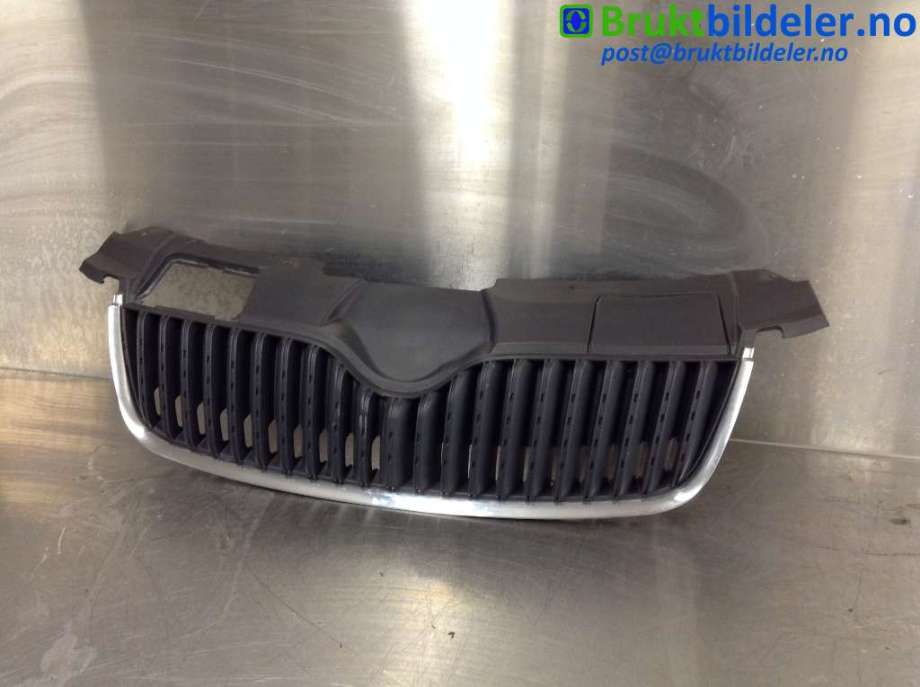 Grill til Škoda Roomster, 2006-2010 (Fase 1) (SKODA|5J0 853 668 A)