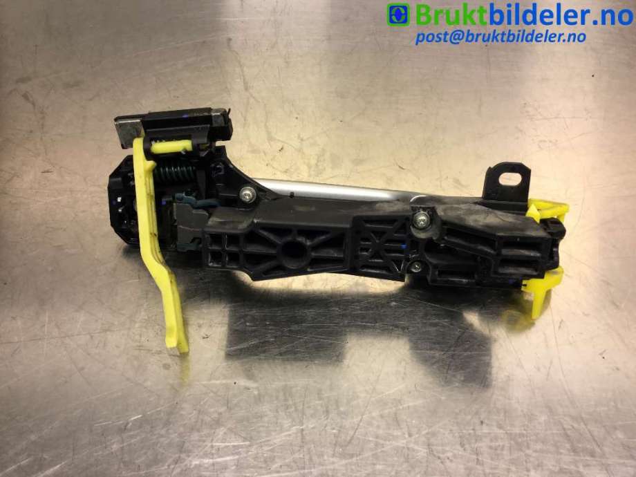 Dørhåndtak utv venstre bak til Toyota Avensis 2009-2015 (Type III, Fase 1)  (TOYOTA|69211-05914||69204-05040)