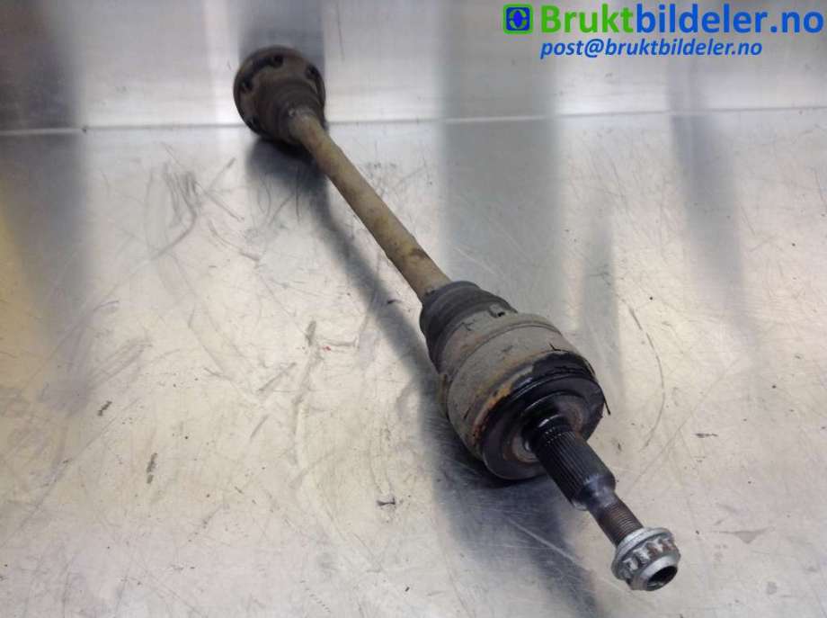 Drivaksel venstre bak til VW Touareg 2003-2007 (Type I, Fase 1)  (VOLKSWAGEN|)