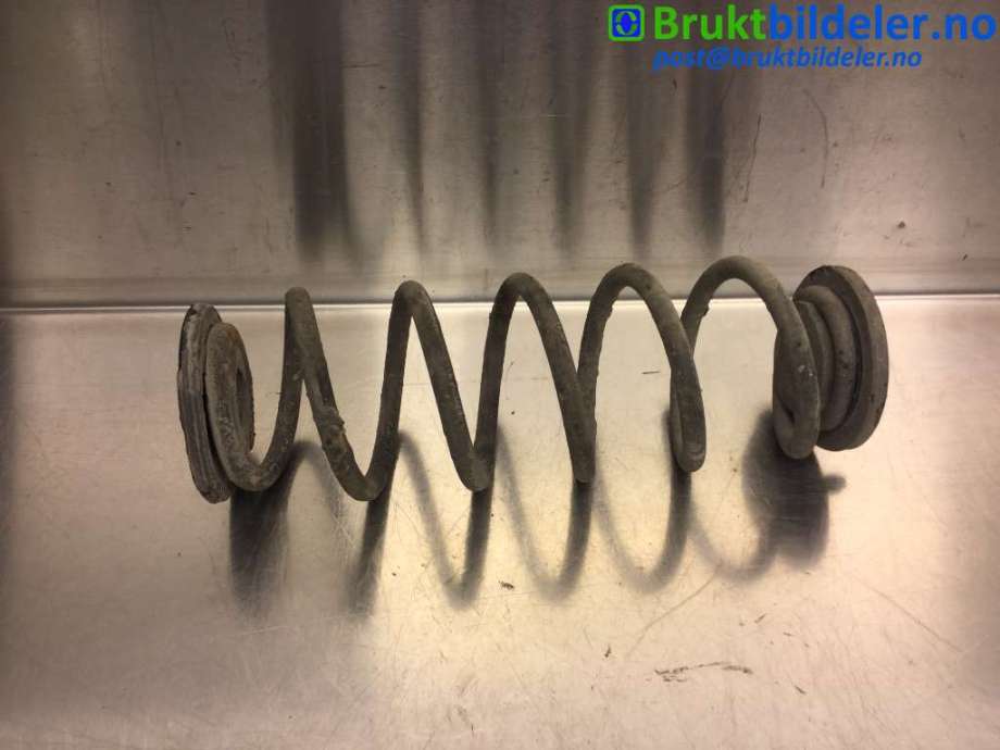 Fjær bak spiralfjær til VW Scirocco, 2008-2013  (VOLKSWAGEN|1K0 511 115 GB)