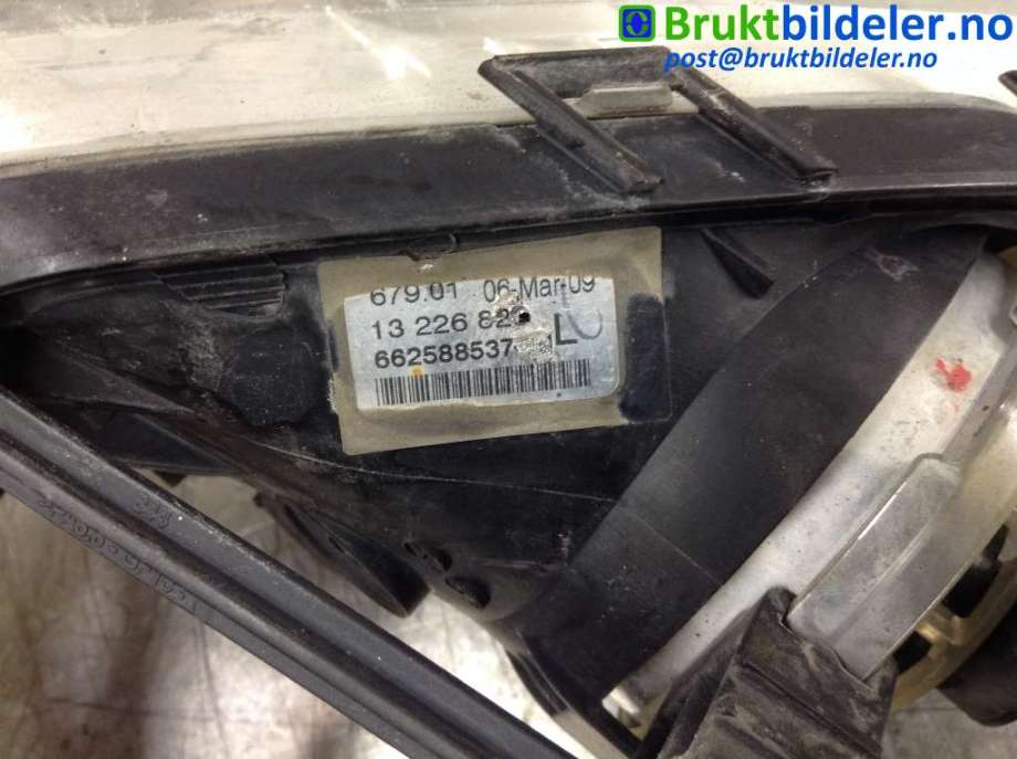 Tåkelykt venstre foran til Opel Insignia A 2009-2014  (OPEL|13 226 828|662588537|)