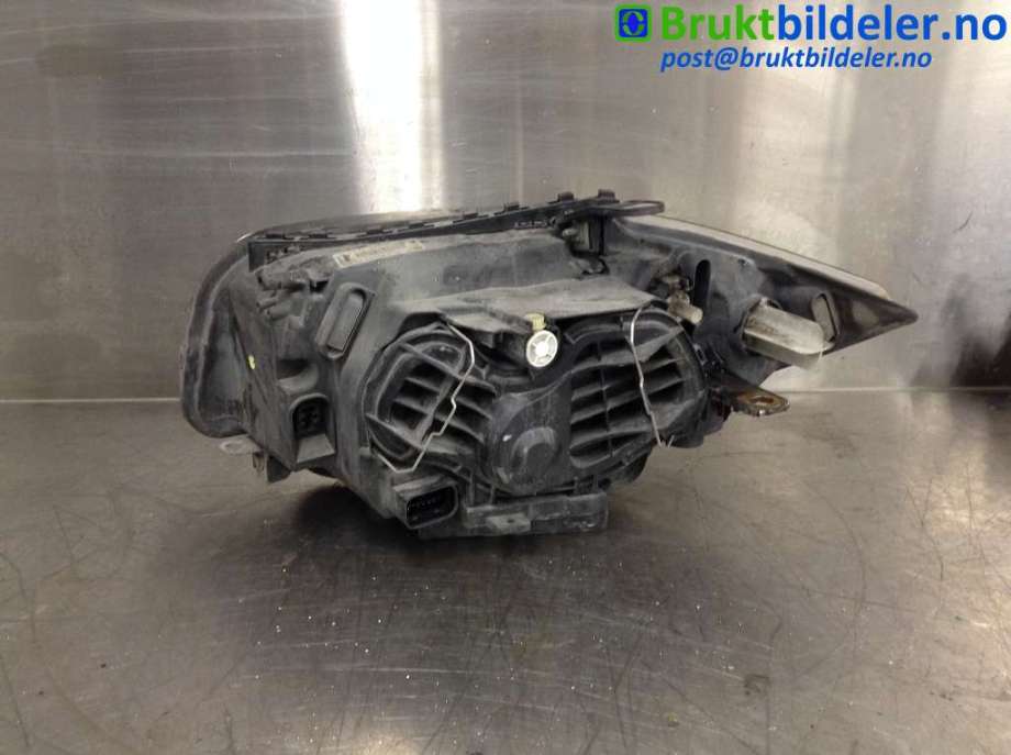 Frontlykt høyre halogen til BMW 1-Serie 2004-2011 (E81/E82/E87/E88) (E81/E82/E87/E88) (BMW|63 12 6 924 486-08|89310921|)