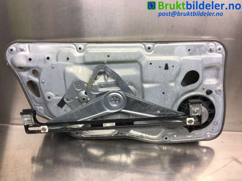 Ruteheis til Volvo V70 2014-2016 (Type III, Fase 2)  (VOLVO|30784510|)