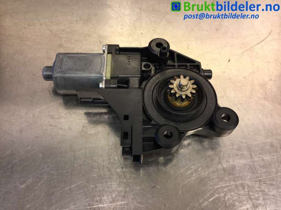 Ruteheis høyre foran til Ford Focus, 2008-2010 (Type II, Fase 2) (FORD|4M5T-14553)