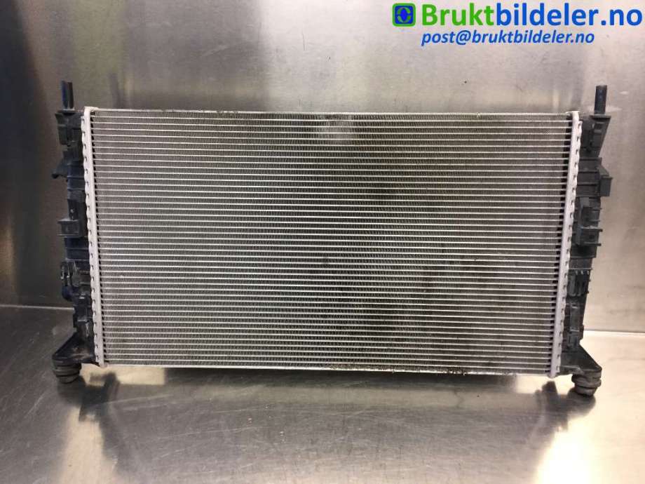 Radiator (manuell gir) til Ford Focus 2008-2010 (Type II, Fase 2)  (FORD|3M5H-8005-TL|)