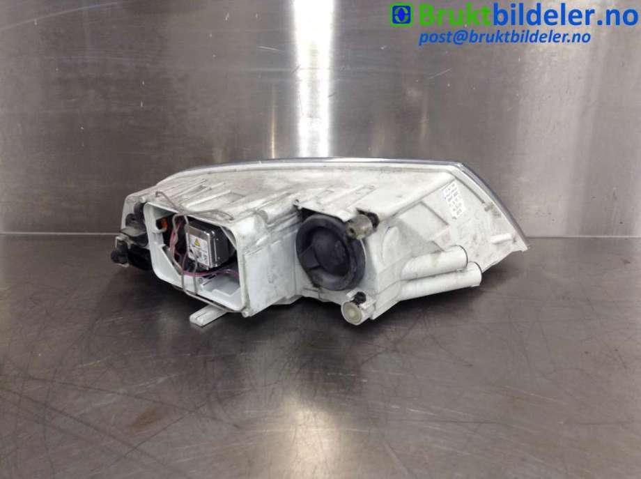 Frontlykt venstre xenon til Škoda Octavia 2005-2008 (Type II, Fase 1)  (SKODA|1Z1 941 015 B|)