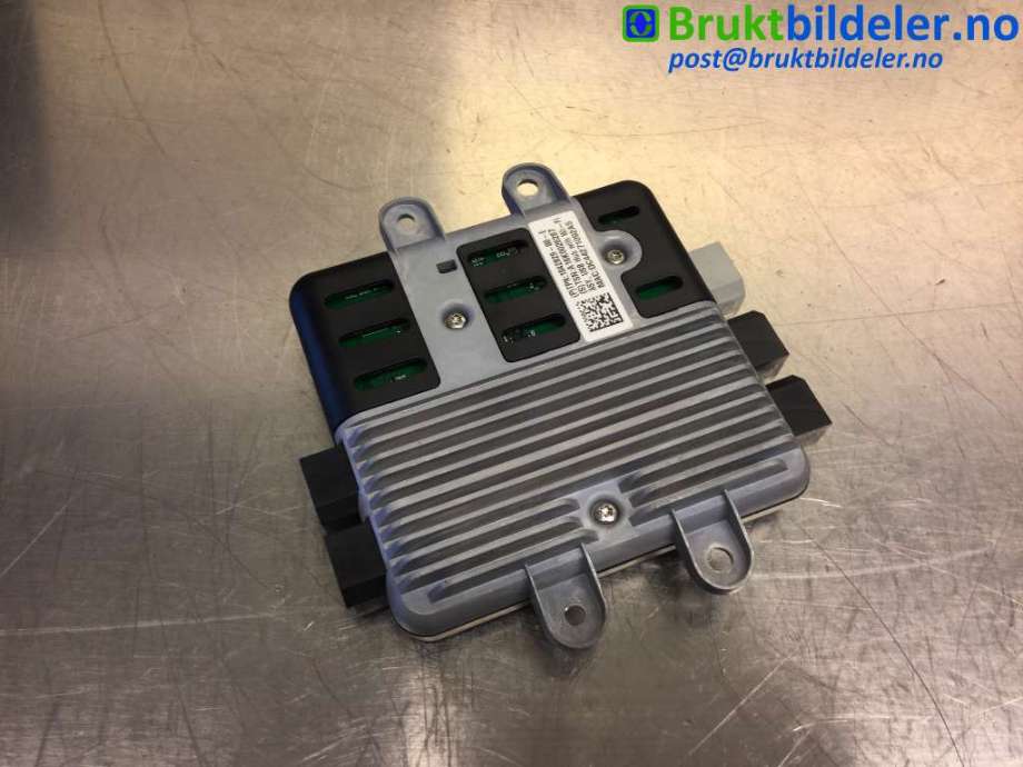 Bilstereo diverse til Tesla Model X 2016-->>  (TESLA|1042829-00-E|)