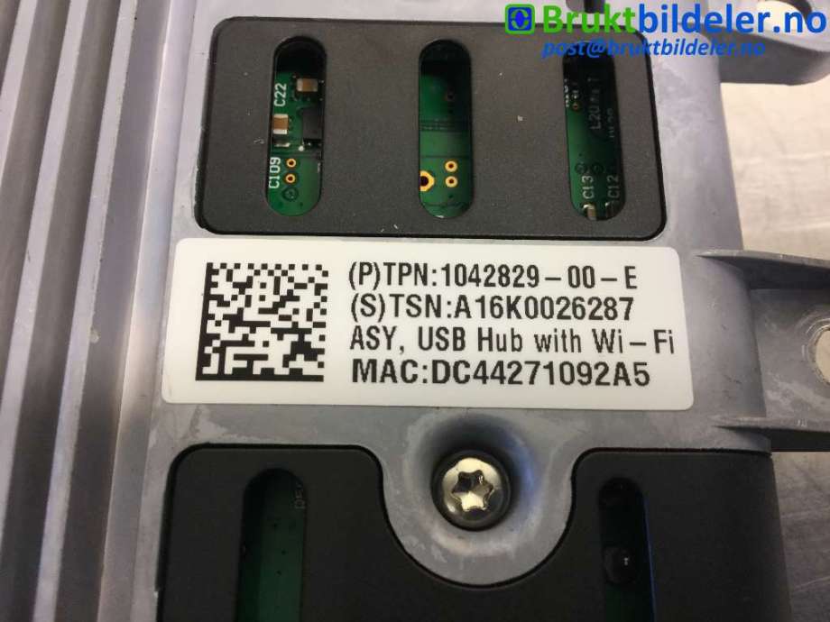 Bilstereo diverse til Tesla Model X 2016-->>  (TESLA|1042829-00-E|)
