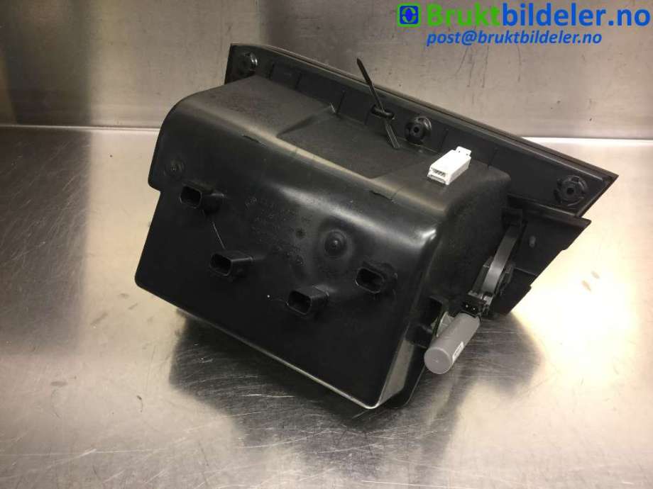Hanskerom til BMW i3 2013-2022  (BMW|5145 9 283 011|)