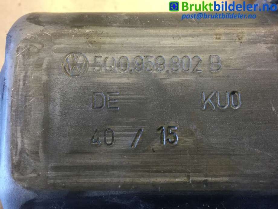 Ruteheis høyre foran til VW e-Golf 2014-2017 (Fase 1)  (VOLKSWAGEN|5Q0 959 802 B|0 130 822 716|)