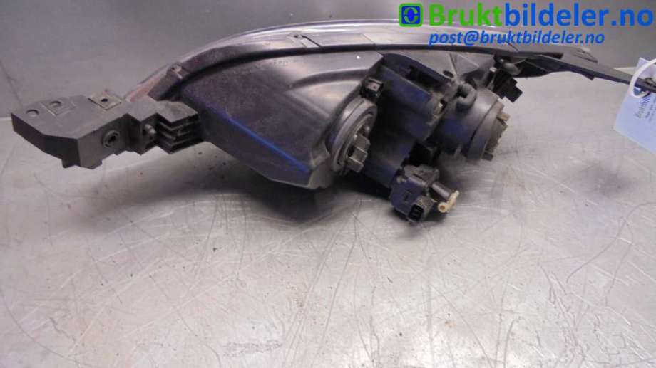 Frontlykt høyre halogen til Mazda 3 2003-2005 (Type I, Fase 1)  (MAZDA|08-316--1131R|)