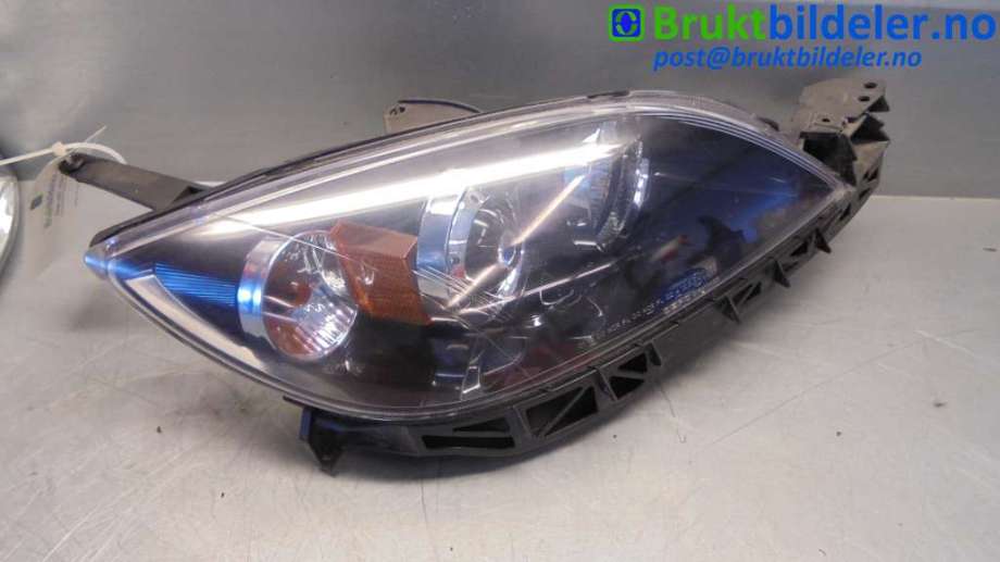 Frontlykt høyre halogen til Mazda 3 2003-2005 (Type I, Fase 1)  (MAZDA|08-316--1131R|)