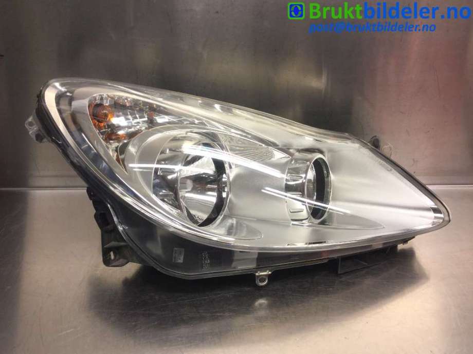 Frontlykt høyre halogen til Opel Corsa D 2006-2014  (OPEL|13186382|89313300|)