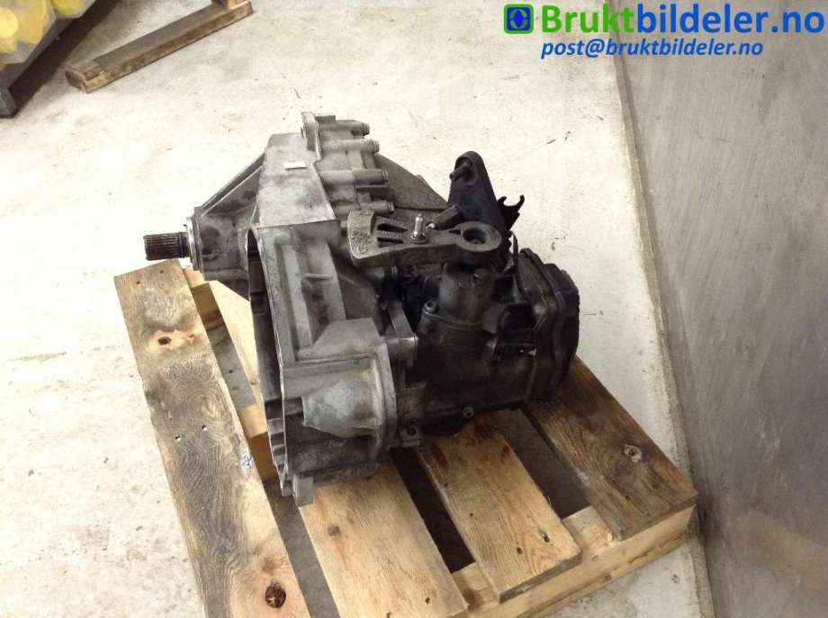 Girkasse manuell til VW Transporter / Caravelle 2015-2019 (T6) (T6) (VOLKSWAGEN||QWM GEARKODE)