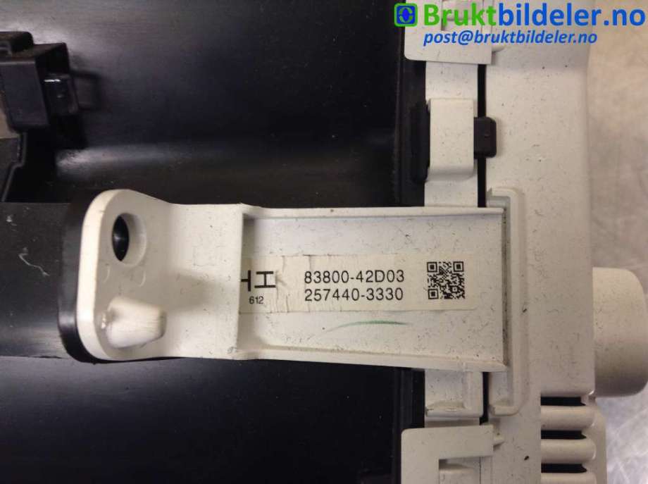 Instrumentpanel til Toyota RAV4 2006-2009 (Type III, Fase 1)  (TOYOTA|257440-3330|83800-42D03|)