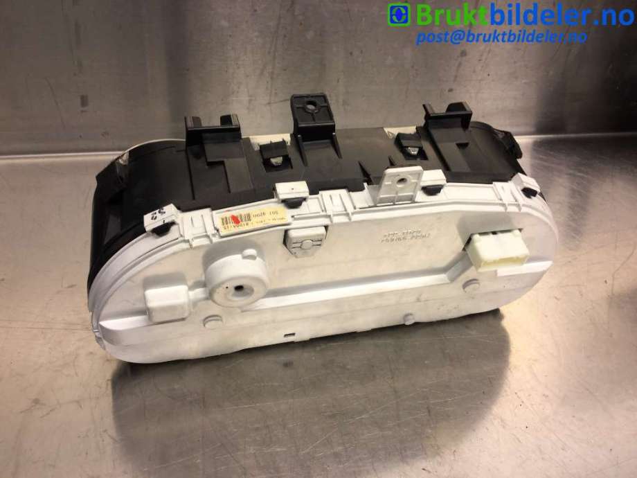 Instrumentpanel til Mitsubishi Outlander 2007-2010 (Type II, Fase 1) (MITSUBISHI|8100A115|)
