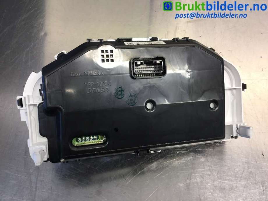 Instrumentpanel til Mitsubishi Space Star 2013-->> (Type II)  (MITSUBISHI|8100C439|157570-5812|)