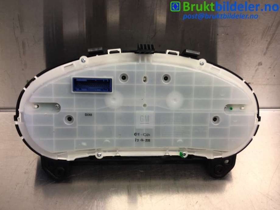Instrumentpanel til Opel Astra K 2015-->>  (OPEL|3906 0524|)