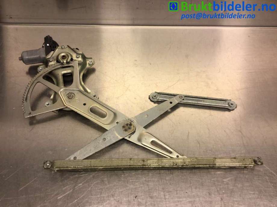 Ruteheis høyre foran til Toyota RAV4 2006-2009 (Type III, Fase 1)  (TOYOTA|262100-2330||85710-35180)