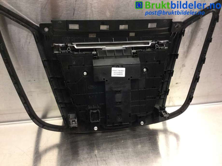 Bilstereo til Ford C-Max 2010-2015 (Type II, Fase 1)  (FORD|AM5T-18K811-EF|)