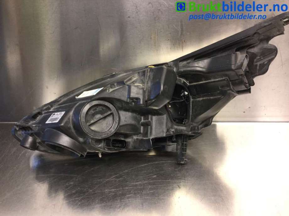 Frontlykt høyre halogen til Ford C-Max 2010-2015 (Type II, Fase 1)  (FORD|AM51-13W029-AE|89502244|)
