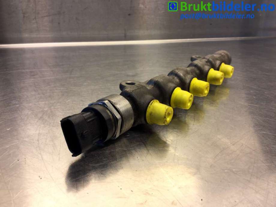 Dyseskinne (fuelrail) til Alfa Romeo 159 2005-2011 (ALFA ROMEO|55215204|0 445 214 190|)