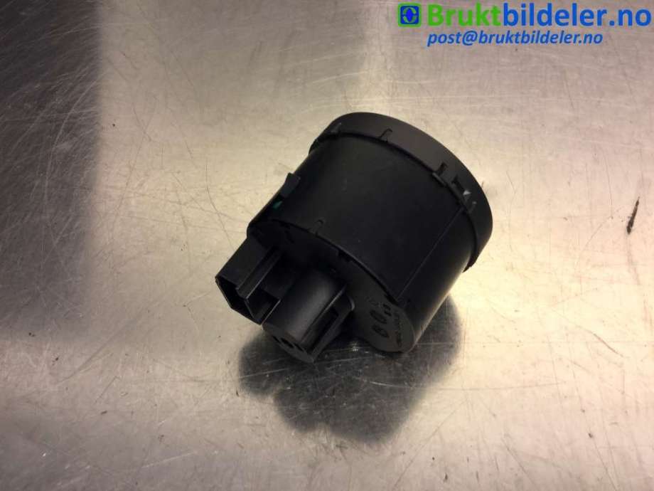 Bryter lys til VW E-Up 2013-2019  (VOLKSWAGEN|3C8 941 431 A|)