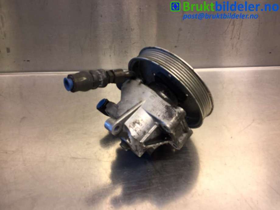 Servo pumpe mekanisk til Audi A6 2005-2008 (Type III, Fase 1) (C6) (C6) (AUDI|4F0 145 155 C|)