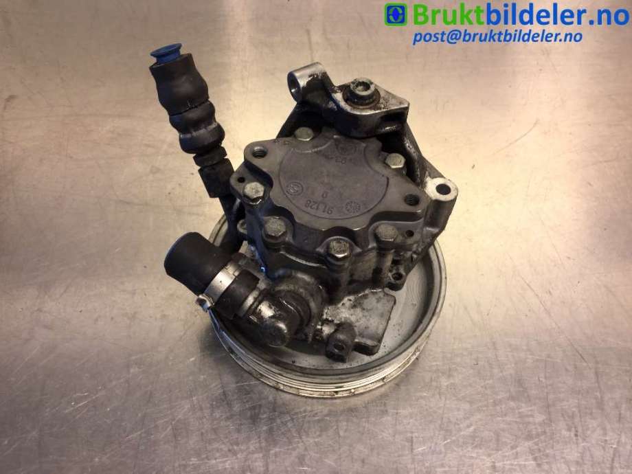 Servo pumpe mekanisk til Audi A6 2005-2008 (Type III, Fase 1) (C6) (C6) (AUDI|4F0 145 155 C|)