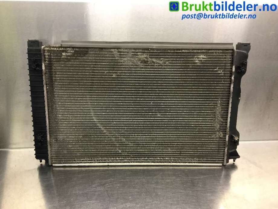 Radiator (automat gir) til Audi A6 2005-2008 (Type III, Fase 1) (C6) (C6) (AUDI|4F0 121 251 M|)