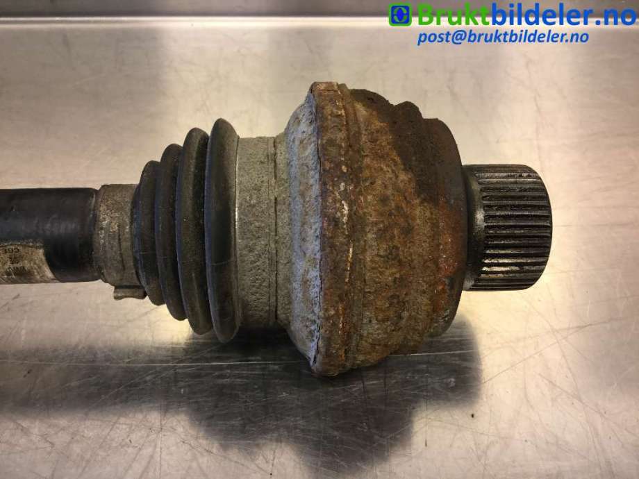 Drivaksel høyre bak til Audi A6, Allroad 2015-2019 (Type III, Fase 2) (C7) (C7) (AUDI|8R0 501 203 C|)