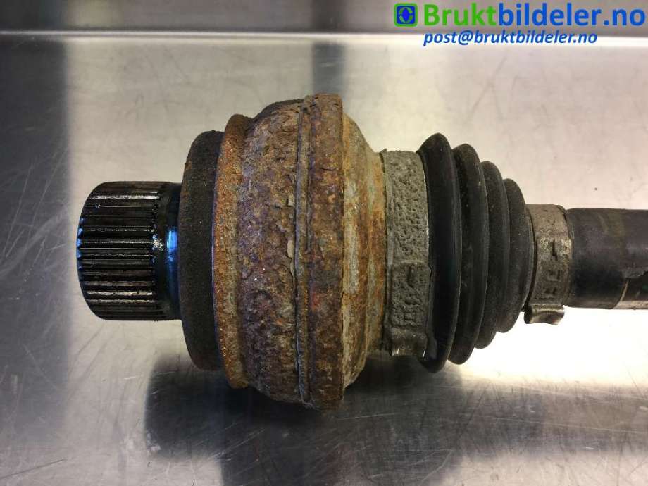 Drivaksel venstre bak til Audi A6, Allroad 2015-2019 (Type III, Fase 2) (C7) (C7) (AUDI|8R0 501 203 C|)