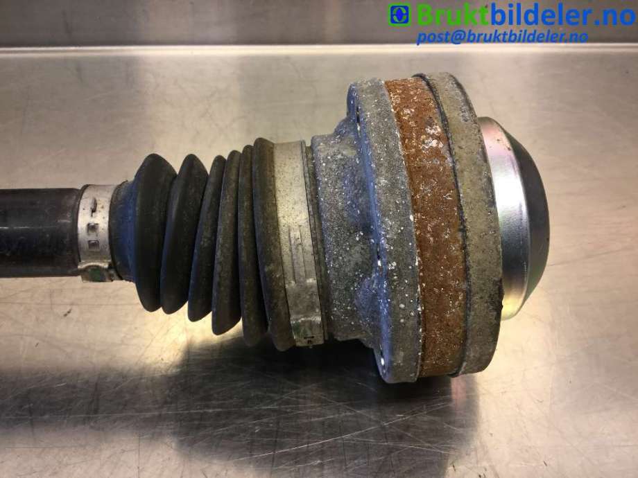 Drivaksel venstre bak til Audi A6, Allroad 2015-2019 (Type III, Fase 2) (C7) (C7) (AUDI|8R0 501 203 C|)