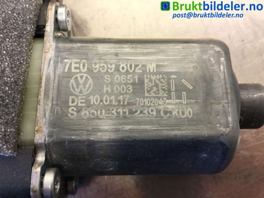 Ruteheis høyre foran til VW Transporter / Caravelle 2015-2019 (T6) (T6) (VOLKSWAGEN|7E0 959 802 M|0 130 822 452|)