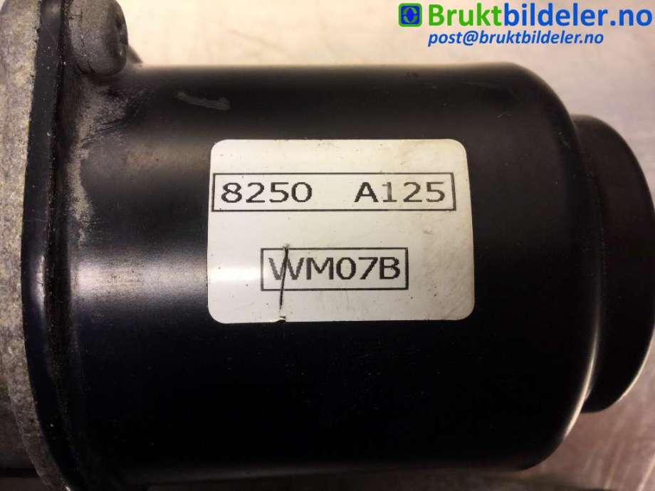 Viskermotor frontrute til Mitsubishi L200 2006-2015 (Type IV)  (MITSUBISHI||8250 A125)