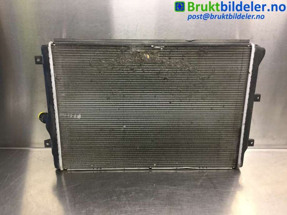 Radiator (manuell gir) til VW Golf VI 2008-2012  (VOLKSWAGEN|1K0 121 251 DD|)