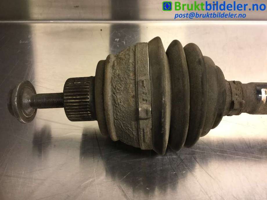 Drivaksel høyre foran til Audi A5 2007-2016 (Type I)  (AUDI|8K0 407 271 Q|)