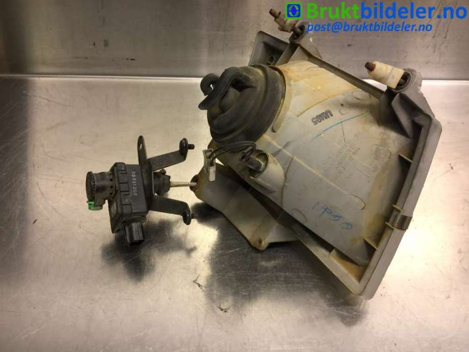 Frontlykt venstre halogen til Mazda B-Serie, 2500 1996-2006 (MAZDA|100-16300|)