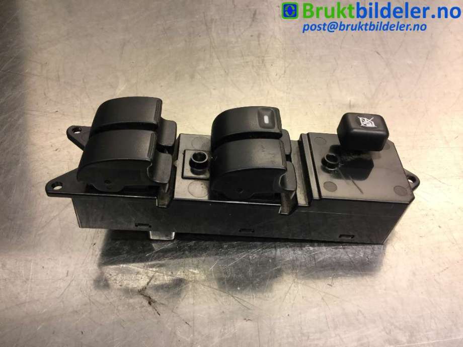 Bryter ruteheis til Mitsubishi L200 2006-2015 (Type IV)  (MITSUBISHI|MR587952|)