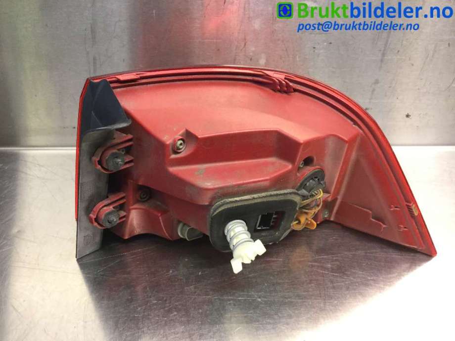 Baklykt venstre til VW Passat 2011-2015 (B7) (B7) (VOLKSWAGEN|3AF 945 207 A|2SK 010 746-01|)