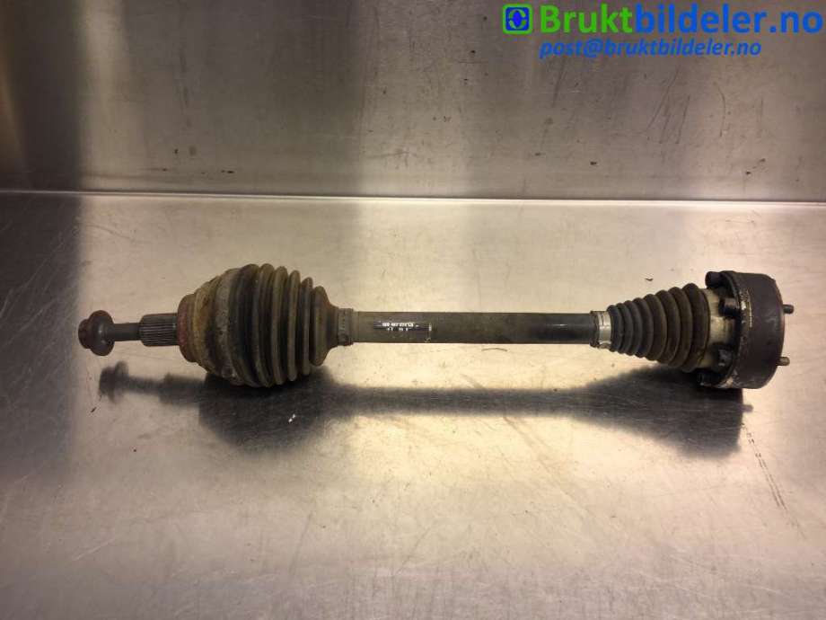 Drivaksel venstre foran til VW Golf Sportsvan, 2014-2018  (VOLKSWAGEN|1K0 407 271 LB)