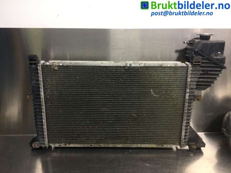 Radiator (manuell gir) til Mercedes 208-416 1995-->> (MERCEDES|A9015003600|38728|)