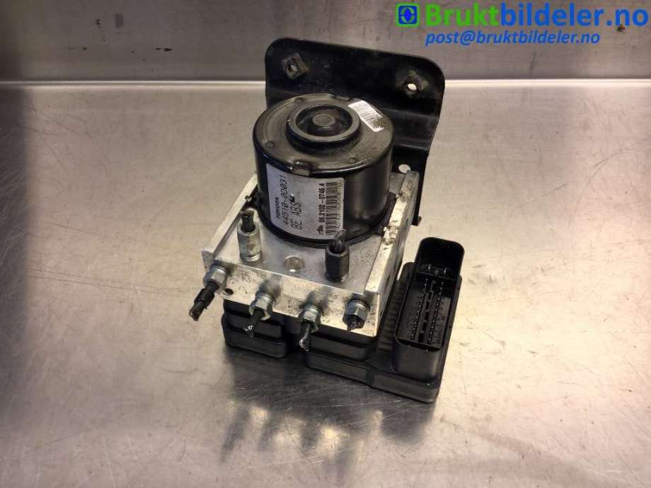 ABS sentral til Toyota Yaris, 2009-2011 (Type II, Fase 2) (TOYOTA|44540-52120)